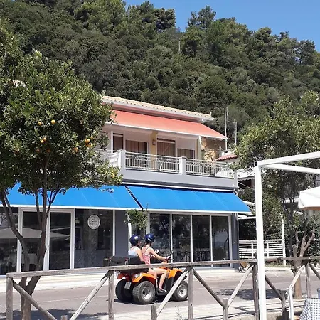 View 2 * Κατάκολο