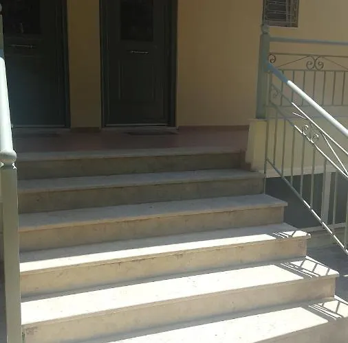 View 2 Holiday home Katakolo